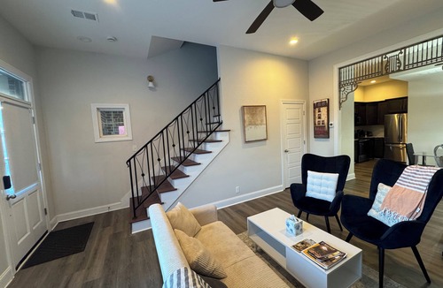 Old Louisville House | Downtown 2 bedrooms Luxe unit.