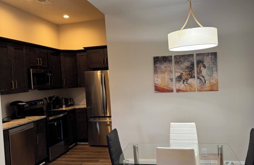 Old Louisville House | Downtown 2 bedrooms Luxe unit.