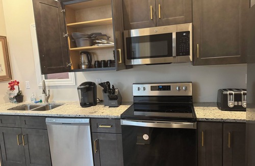 Old Louisville House | Downtown 2 bedrooms Luxe unit.