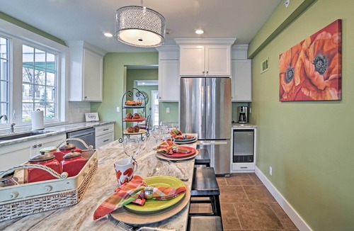 Downtown Branson House | Downtown Branson Home w/Pool Near The Landing!