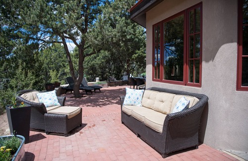 Northeast Santa Fe House | Downtown Home on 1.5 Acres! Perfect for ski and summer! Hot Tub and Outdoor Zen