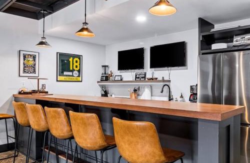 Butchertown House | Downtown Kentucky Home Perfect for Groups