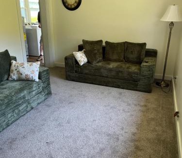 Livingston House | Downtown Livingston Retreat