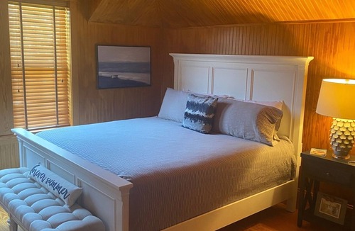 Historic Downtown Manteo House | Downtown Manteo Private Studio with garden