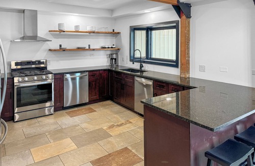 Otoe County House | DREAM Rural Barn House - BB Court, Hot Tub, Beach & Pond, Fire Pits - Renovated!