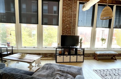 River Market Apartment | Dreamy 1BR Loft w/ King Bed in the Rivermarket