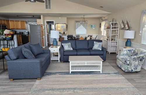 Frisco House | Dreamy dog-friendly getaway with ocean views, beach access, fast WiFi, and deck