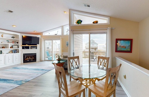 Frisco House | Dreamy dog-friendly getaway with ocean views, beach access, fast WiFi, and deck
