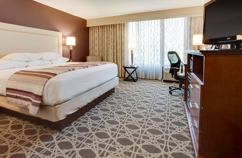 Buechel Hotel | Drury Inn & Suites Louisville East