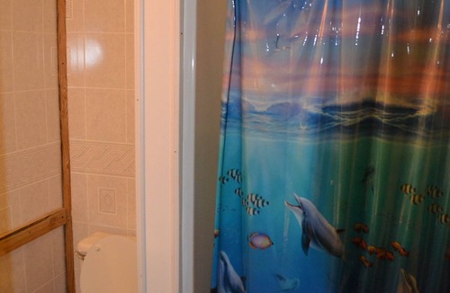 Morehead City Cabin | East Lodge - Group Friendly! Free Wifi and Cable TV included