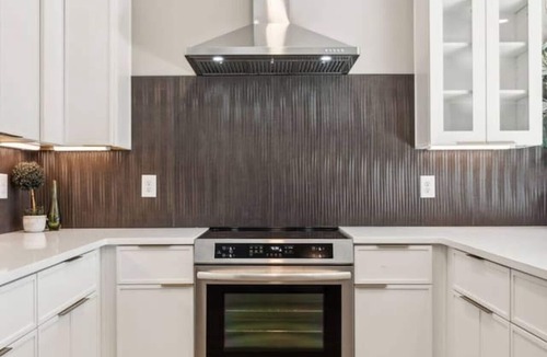 Madison House | East Nash Luxury Escape w/Rooftop Deck-Sleeps 12!