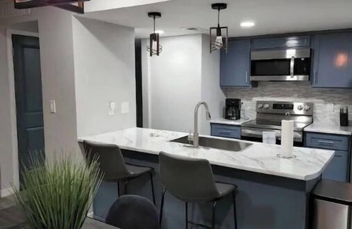 Biggs Field Condo | Eastside 3 bed 2 bath, King en suite & fast Wifi