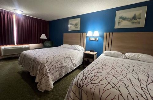 Marysville Hotel | Easy Access to Local Dining & Attractions | Free Parking | Deluxe 2 Queen Beds