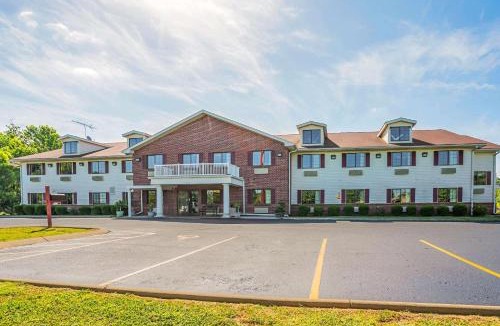Ripley Hotel | Econo Lodge Inn & Suites Ripley