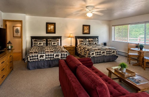 Greer Cabin | Edelweiss Resort and Restaurant