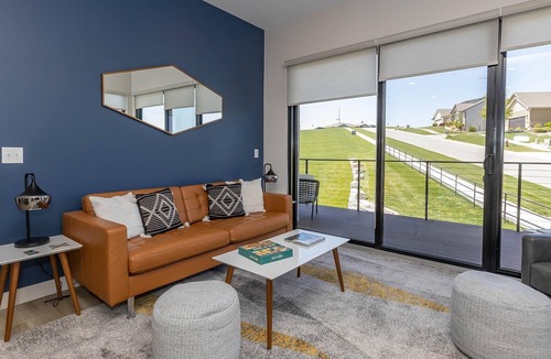 Manhattan Condo | Elegant Condo Minutes to Colbert Hills Golf Course, KSU, and Downtown Manhattan