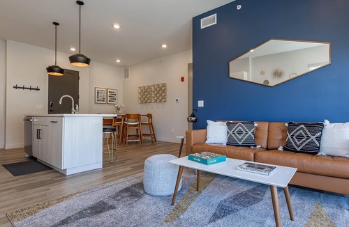 Manhattan Condo | Elegant Condo Minutes to Colbert Hills Golf Course, KSU, and Downtown Manhattan