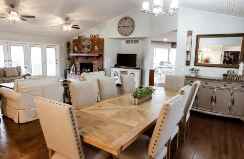 Owensville House | Elegant Glamping Vacation Rental in Missouri - Tranquil Getaway Suitable for 10 People near Owensville