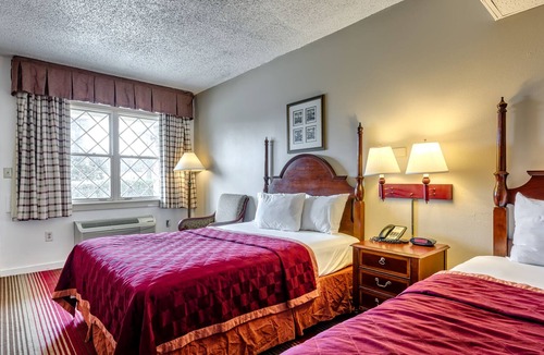 Manteo Hotel | Elizabethan Inn