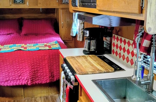 Del Rio House | Elsie The Happy Camper in the Great Smoky Mountains of Del Rio, TN!
