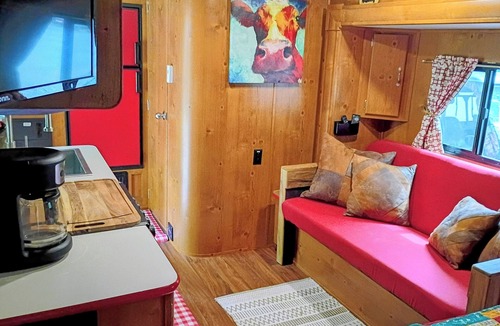 Del Rio House | Elsie The Happy Camper in the Great Smoky Mountains of Del Rio, TN!