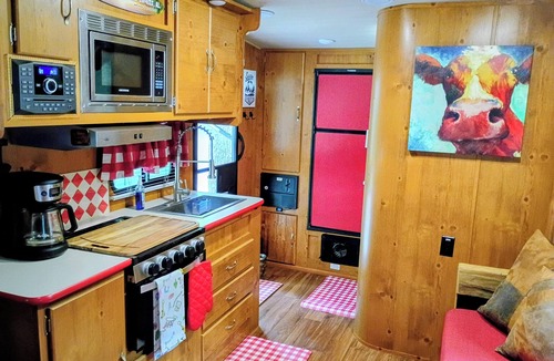 Del Rio House | Elsie The Happy Camper in the Great Smoky Mountains of Del Rio, TN!