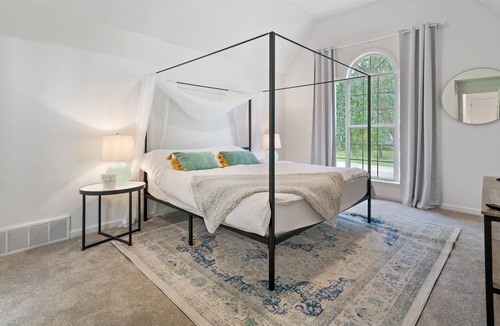 Cordova House | Elvis in the burbs - Stylish home in Cordova