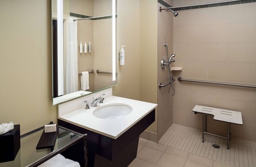 Downtown St. Louis Hotel | Embassy Suites by Hilton St. Louis Downtown