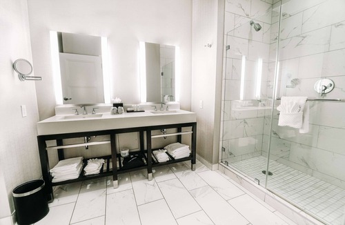 Downtown Louisville Hotel | Embassy Suites Louisville Downtown