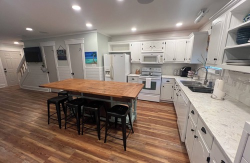 Emerald Isle House | Emerald Isle pet-friendly home with fee & free beach parking & golf cart.