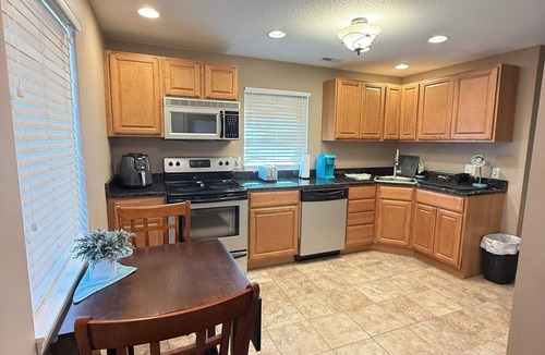 Cape Girardeau Apartment | EN06 - Private 1BR apartment in secure building downtown!