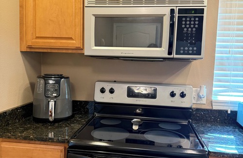 Cape Girardeau Apartment | EN06 - Private 1BR apartment in secure building downtown!