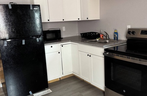 Cahokia House | Enchanting 2-bedroom house with AC in Saugetn10 Minutes from downtown St.Louis