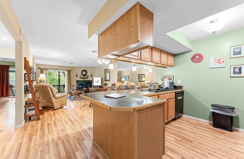 Table Rock Condo | Enjoy the Indoors and Outdoors in this Adorable Condo! This Oasis Allows Pets