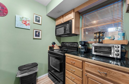 Table Rock Condo | Enjoy the Indoors and Outdoors in this Adorable Condo! This Oasis Allows Pets