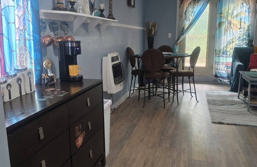 Sardis Cabin | Enjoy this Relaxing, peaceful Cabin by the woods just 2 miles from sardis lake!