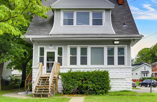 Beechmont House | Entire 2 story home w/ RV Parking