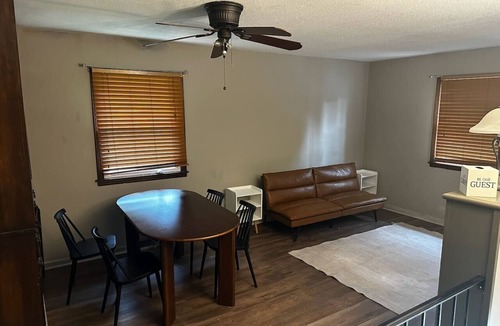 Independence House | Entire 6-bedroom duplex 5-7 minutes to FIFA games