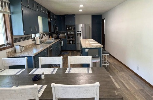 Oberlin House | Entire home in a country town!