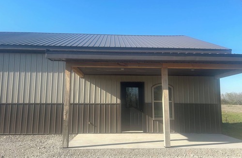 Parsons House | Entire home in Saint Paul, Kansas -2 bedrooms -3 beds -1 bath
