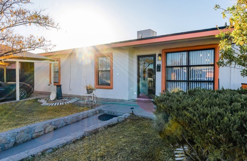 Lakeside House | Entire House Near Paisano UMC/SIERRA PROVIDENCE