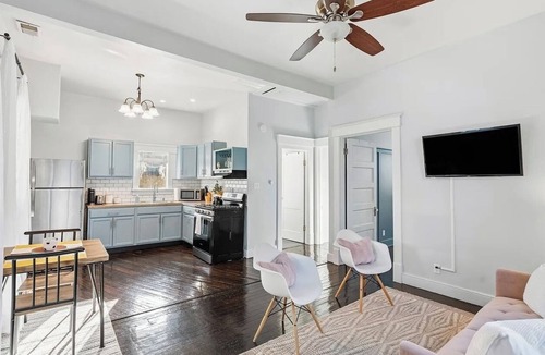 Old Louisville House | Entire & Private Carriage House Near Downtown + 2 Complementary Housekeeping.