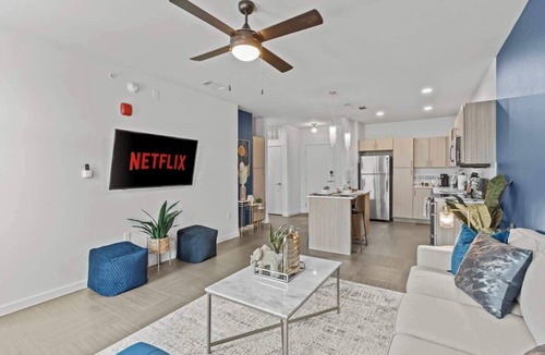 Rogers Condo | Epic 1BR + Pool | Gym + Yoga | LCP Collection