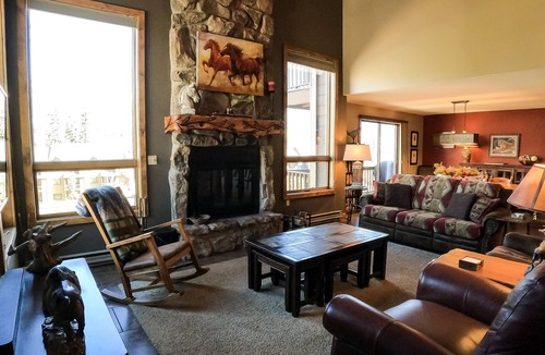 Purgatory Condo | Epic Mountain Views! End Unit! 2 Miles North of Purgatory! Heated Pool !