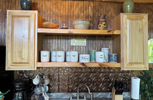Eureka Springs Cabin | Eureka Springs Riverview Oasis: A Serene Retreat Overlooking the White River