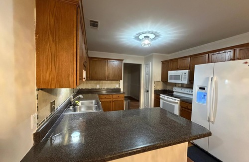 Olive Branch House | Excellent 4BR+Bonus Room Sleep in Pleasant Olive Branch