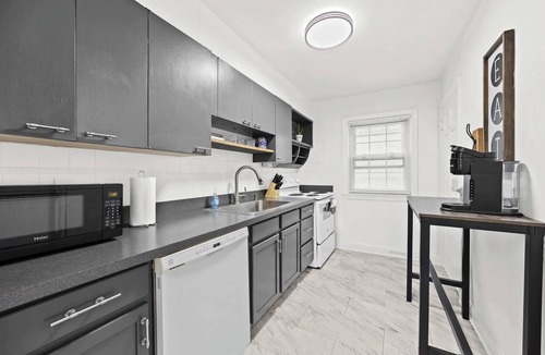 Audubon Apartment | Exclusive Louisville king suite near bourbon trail