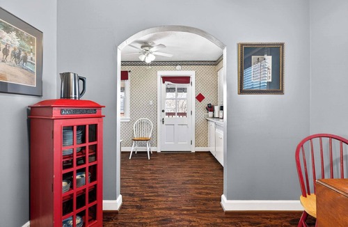 Rockcreek Lexington Road Apartment | Exclusive one-story retreat close to attractions!