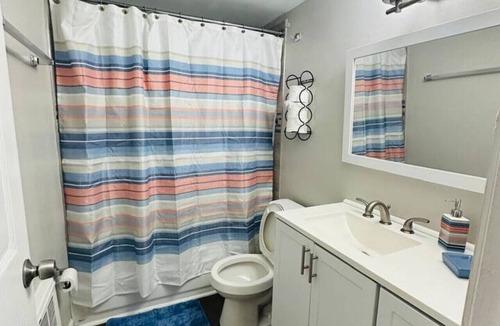 Reading Apartment | Executive Furnished 2BR Near Blue Ash & Downtown Cincinnati