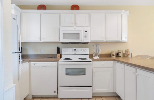 Kimberling City Condo | Expansive Condo with Community Pool, Scenic Lake Access, Serene Views, & Free Tickets!